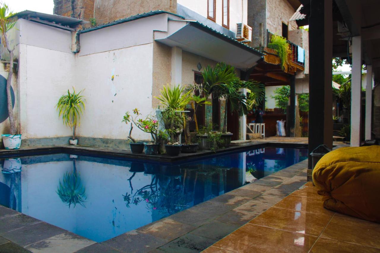 Wahyu Gili 1 Hotel Gili Trawangan Exterior photo